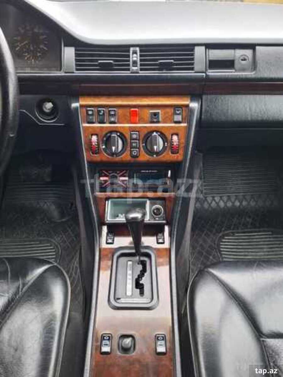 Mercedes 200, 1993 il (4)