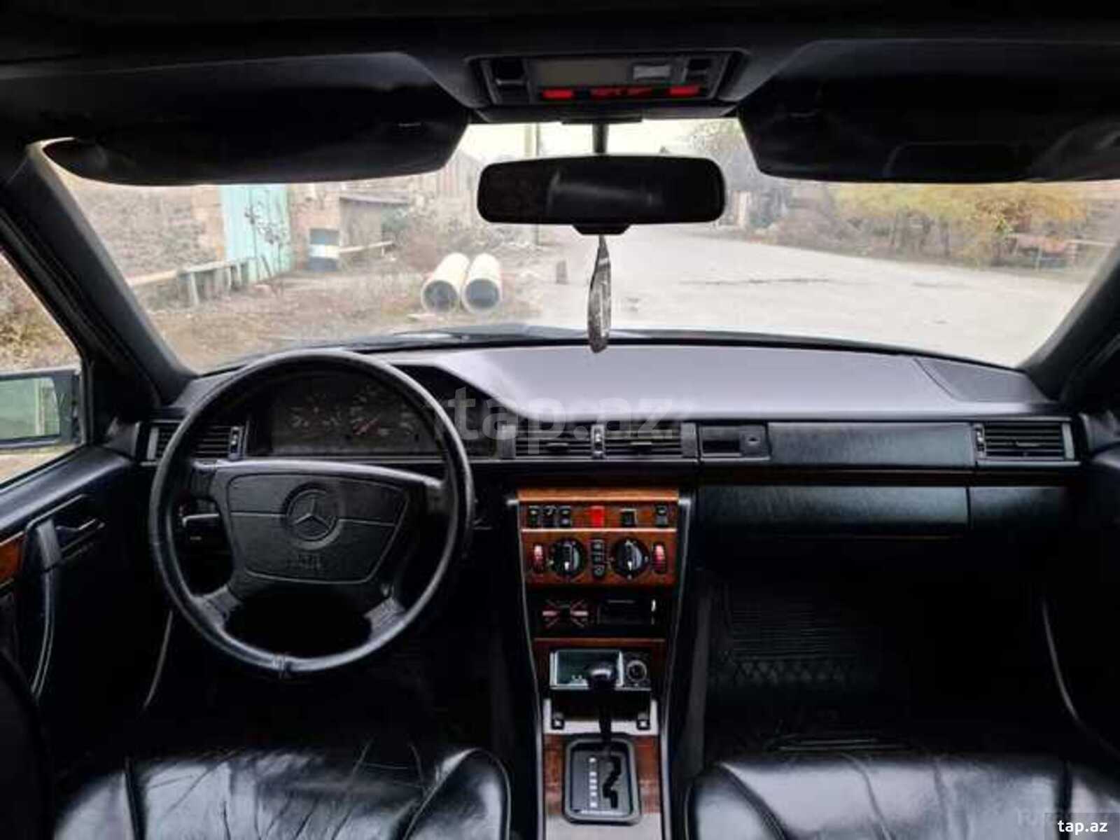 Mercedes 200, 1993 il (11)