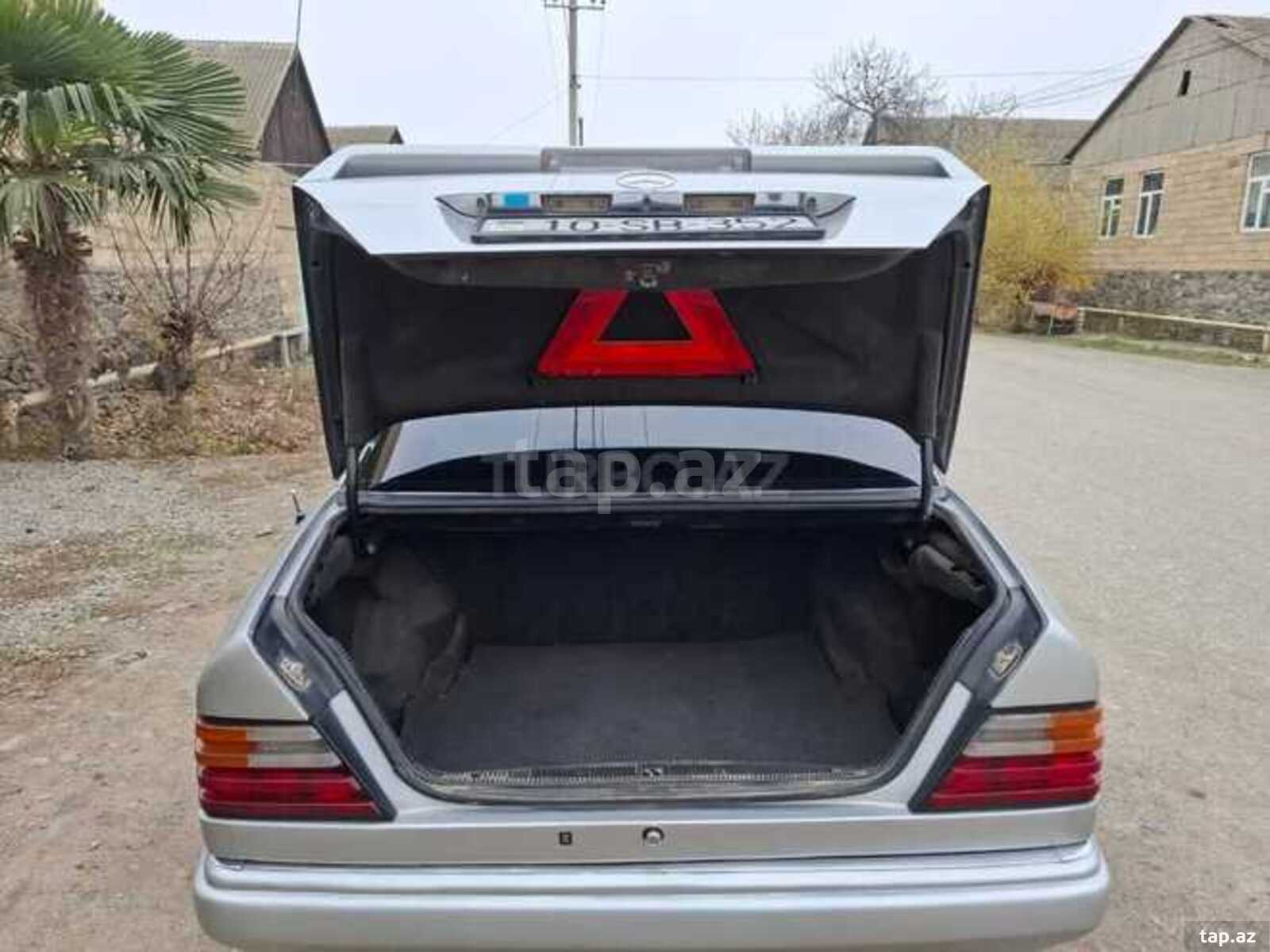 Mercedes 200, 1993 il (3)