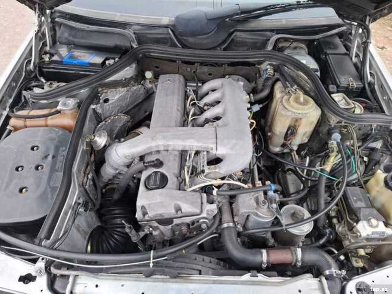 Mercedes 200, 1993 il (9)