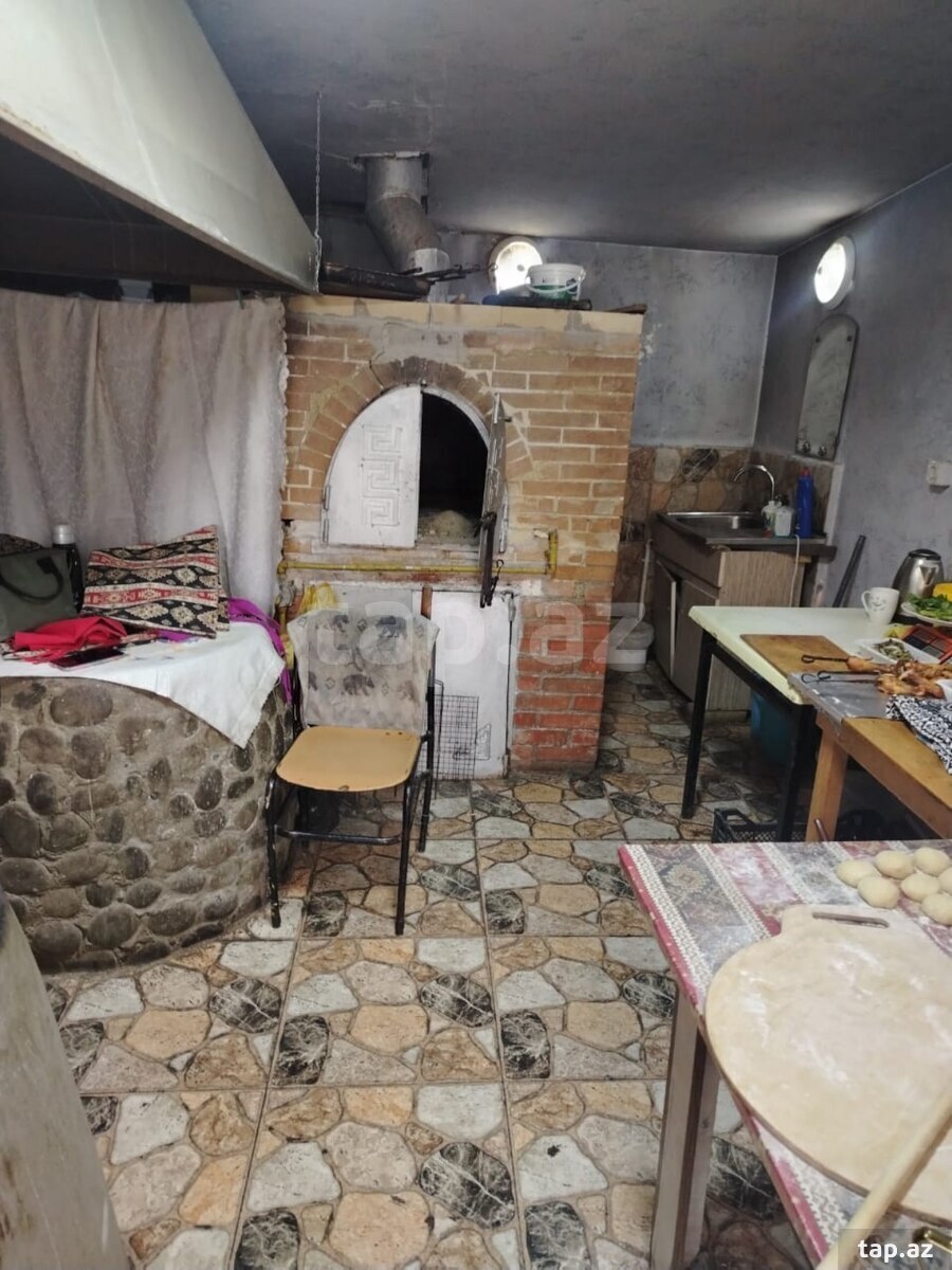 Ofis icarəyə verilir, Qara Qarayev m.