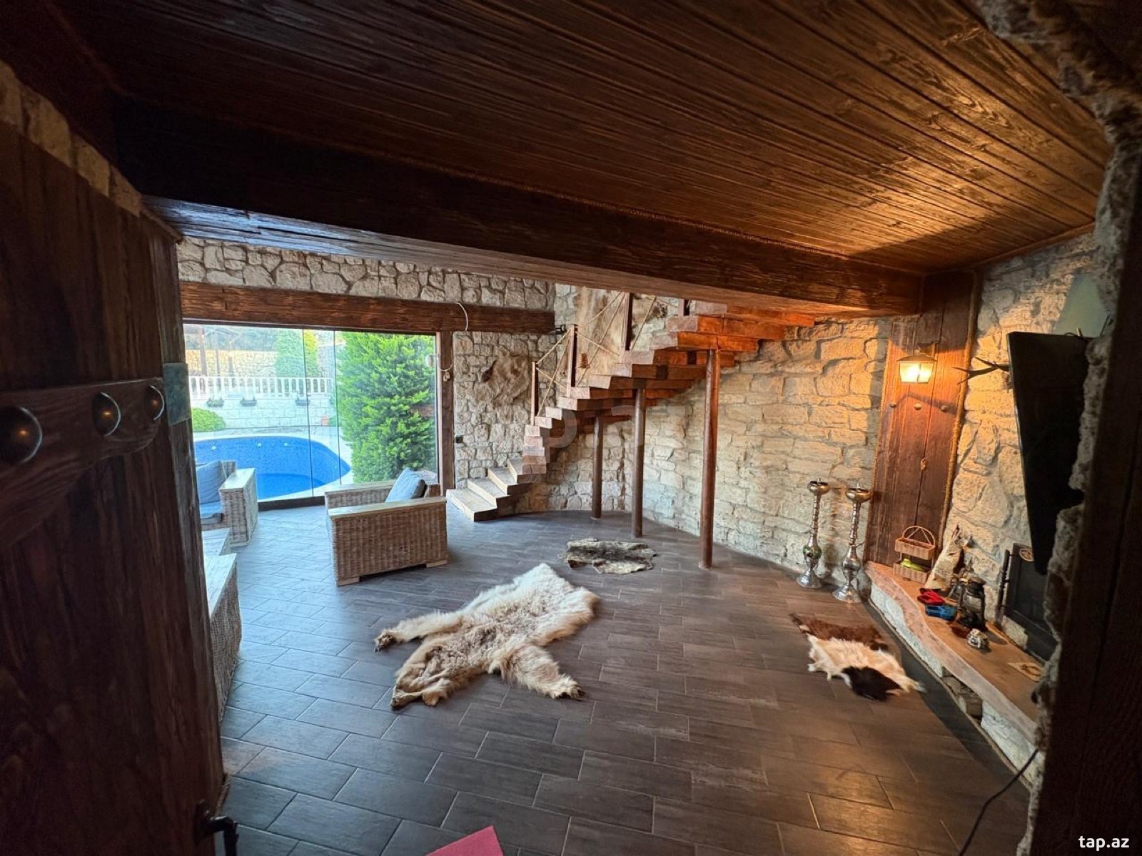 Bağ evi kirayə verilir, Şüvəlan qəs. (3)