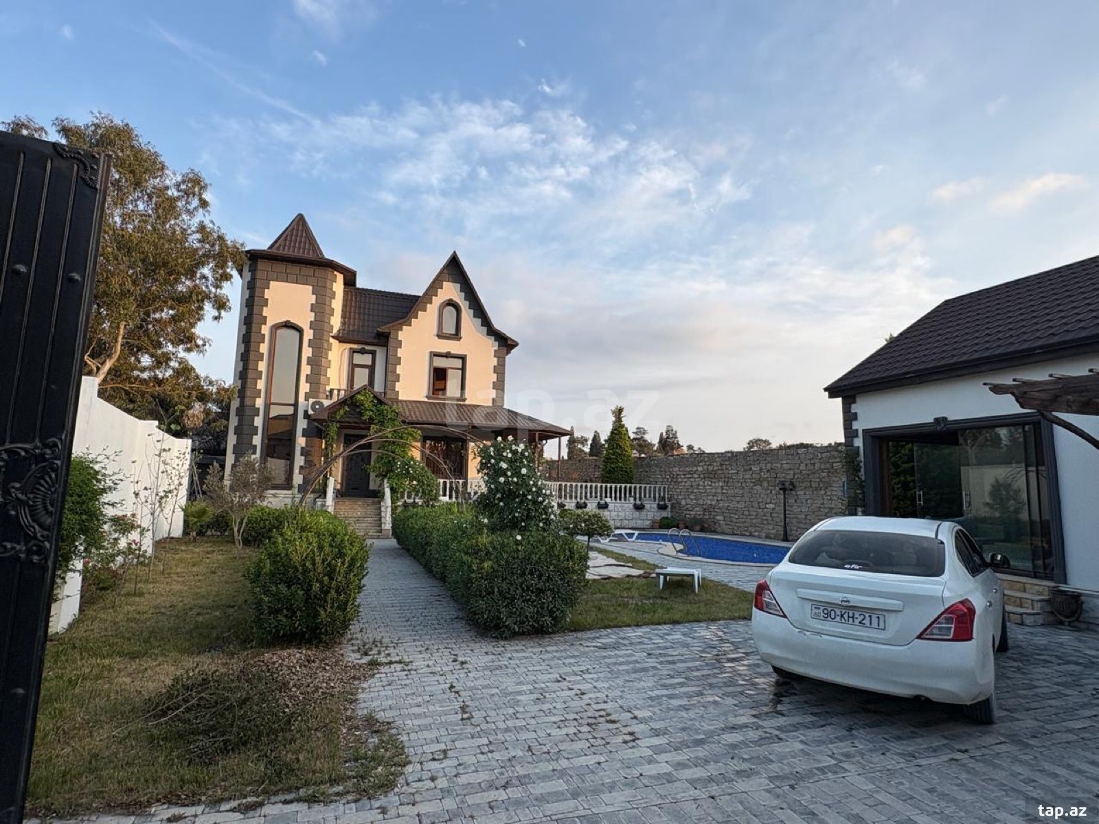 Bağ evi kirayə verilir, Şüvəlan qəs.