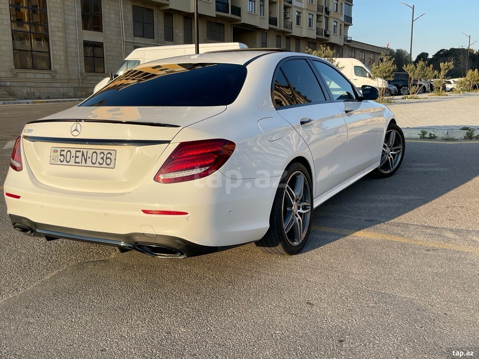 Mercedes E 300, 2017 il (8)