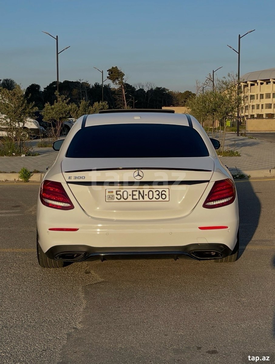 Mercedes E 300, 2017 il (12)