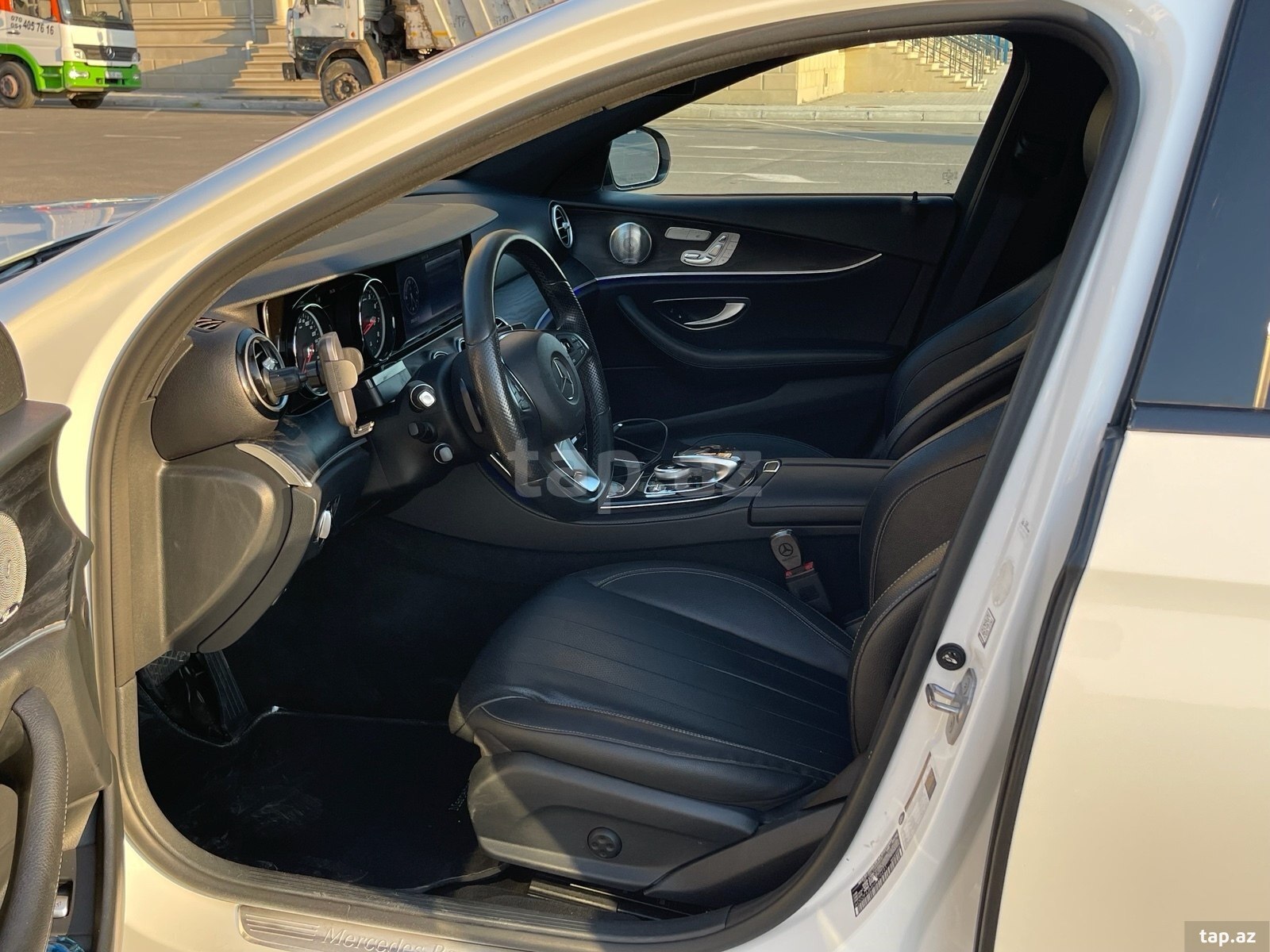 Mercedes E 300, 2017 il (11)