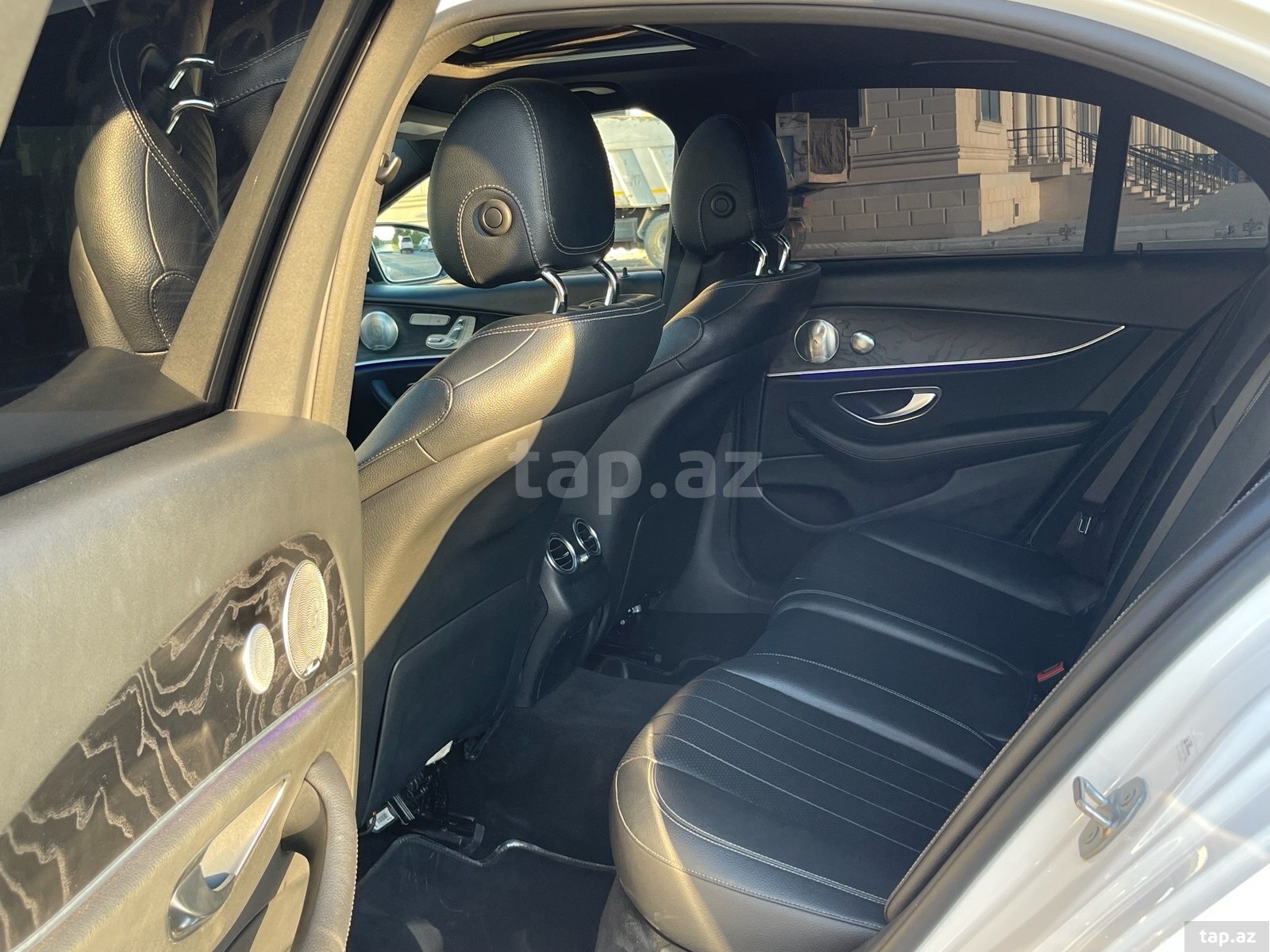 Mercedes E 300, 2017 il (10)