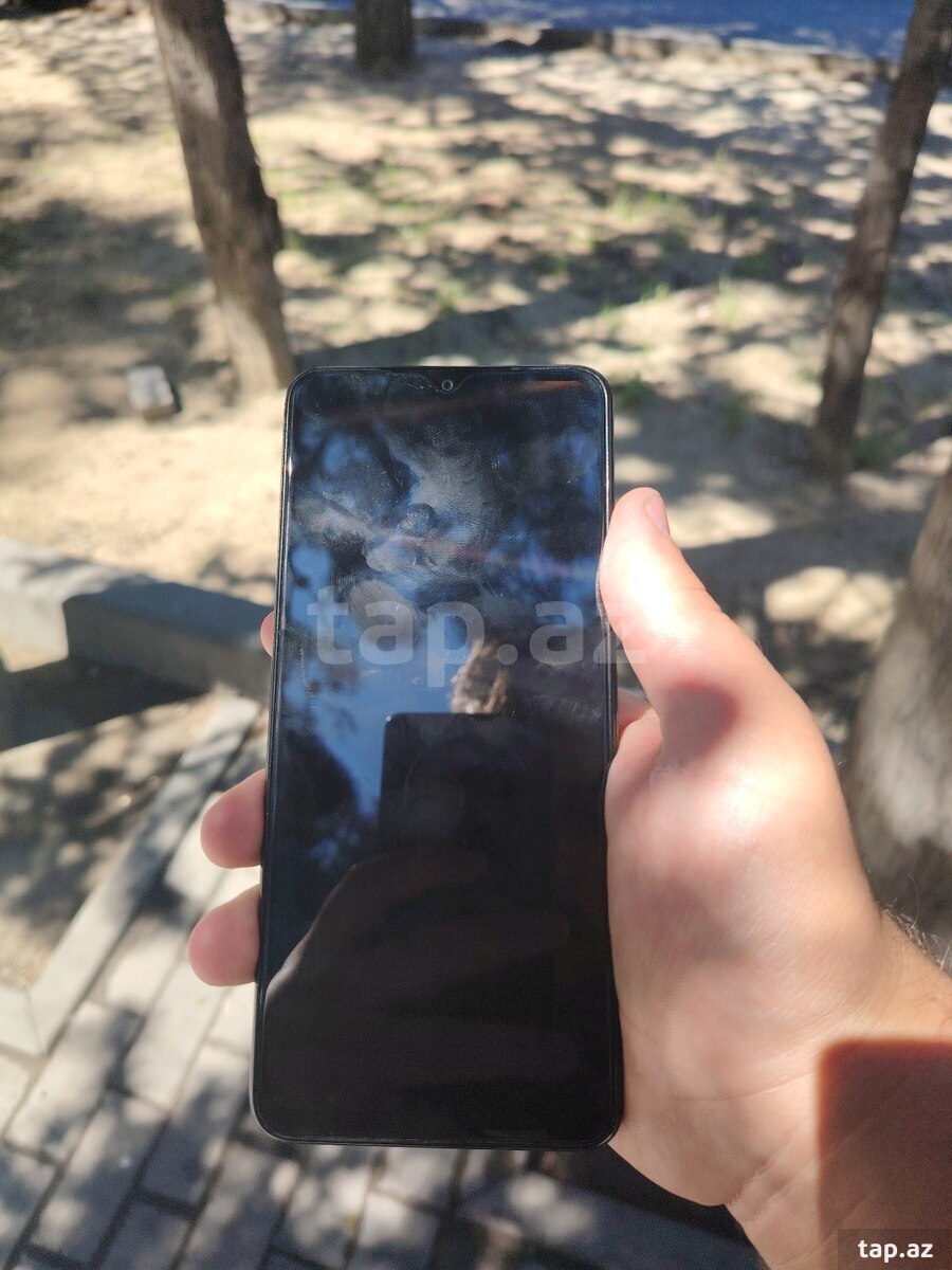 Xiaomi Redmi A5 Midnight Black 64GB/3GB (2)