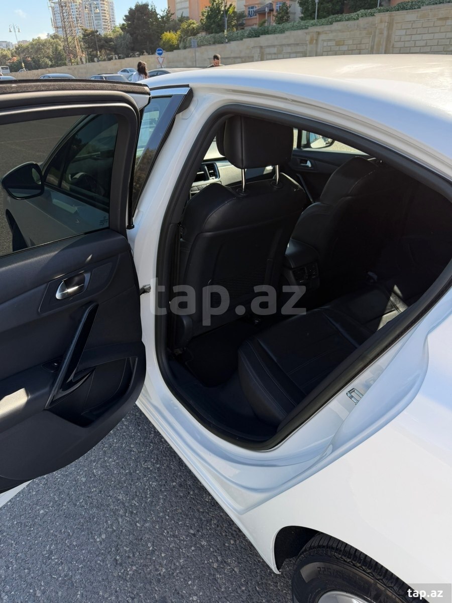 Peugeot 508, 2013 il (12)