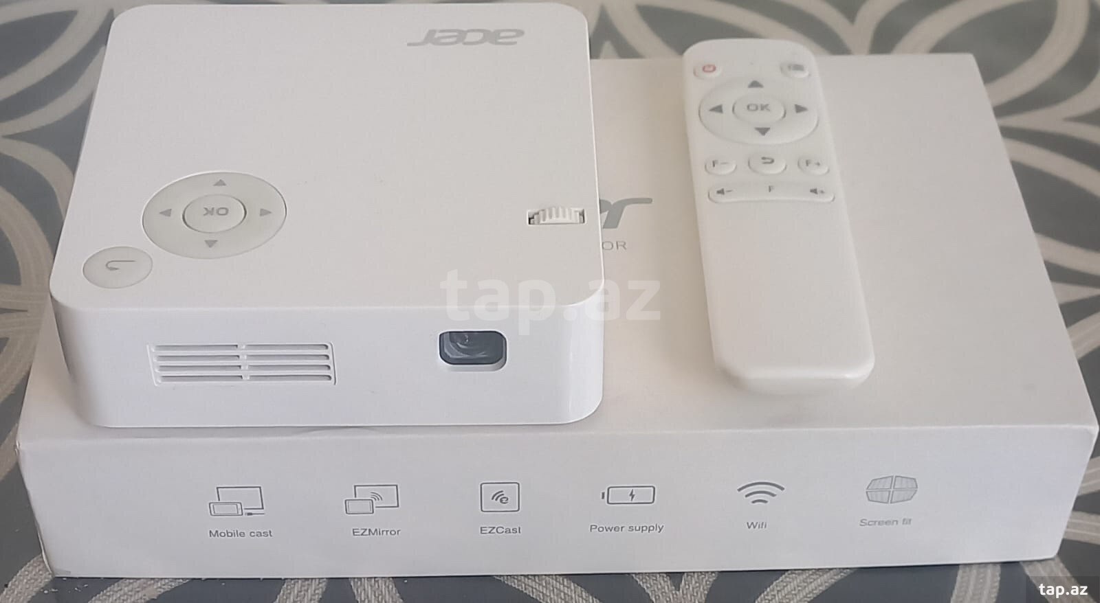 Portativ mini proyektor Acer C202i (LED Projector)