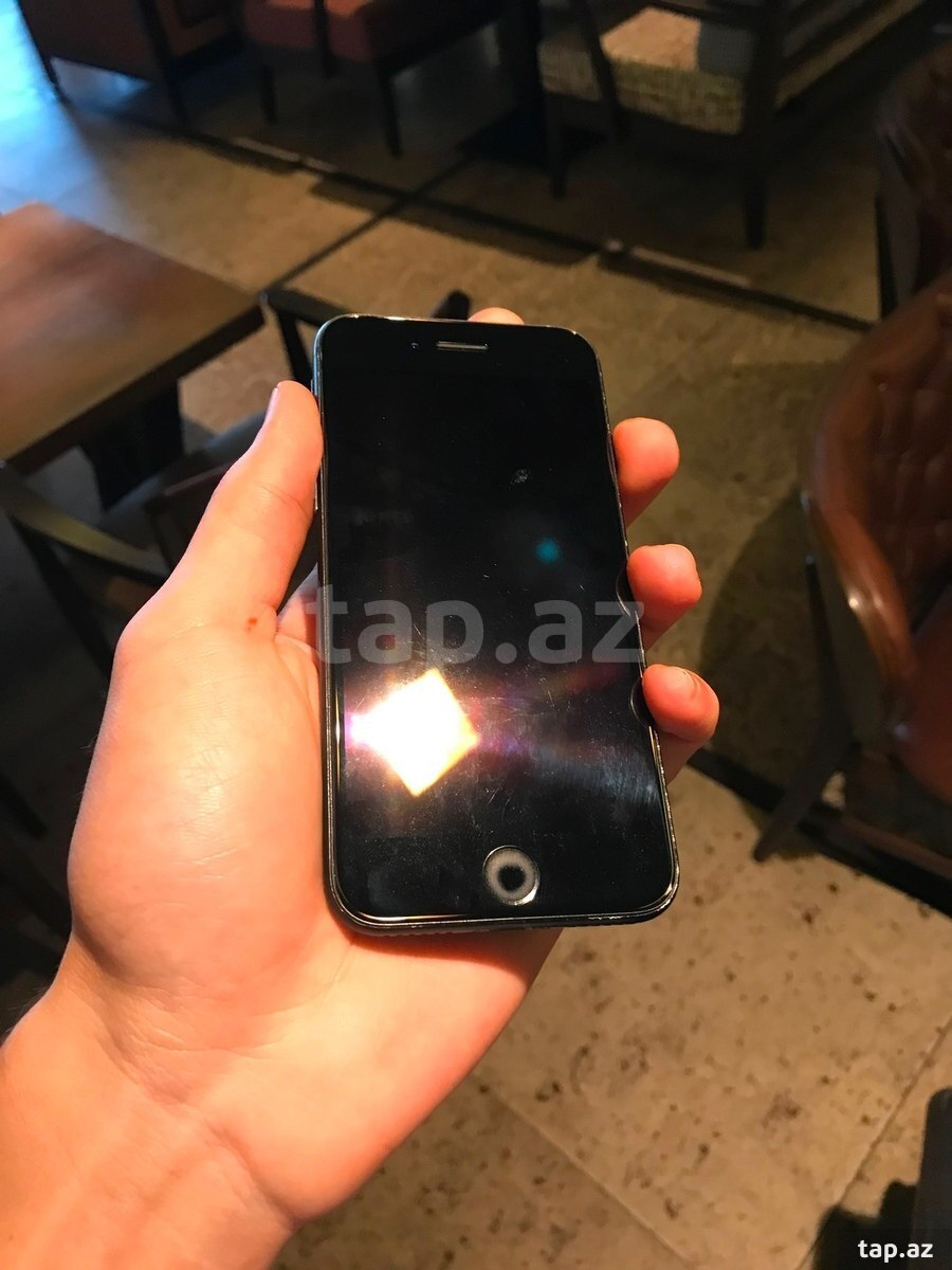 Apple iPhone 7 Black 128GB (4)