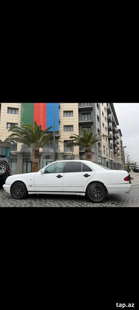 Mercedes E 280, 1997 il (15)