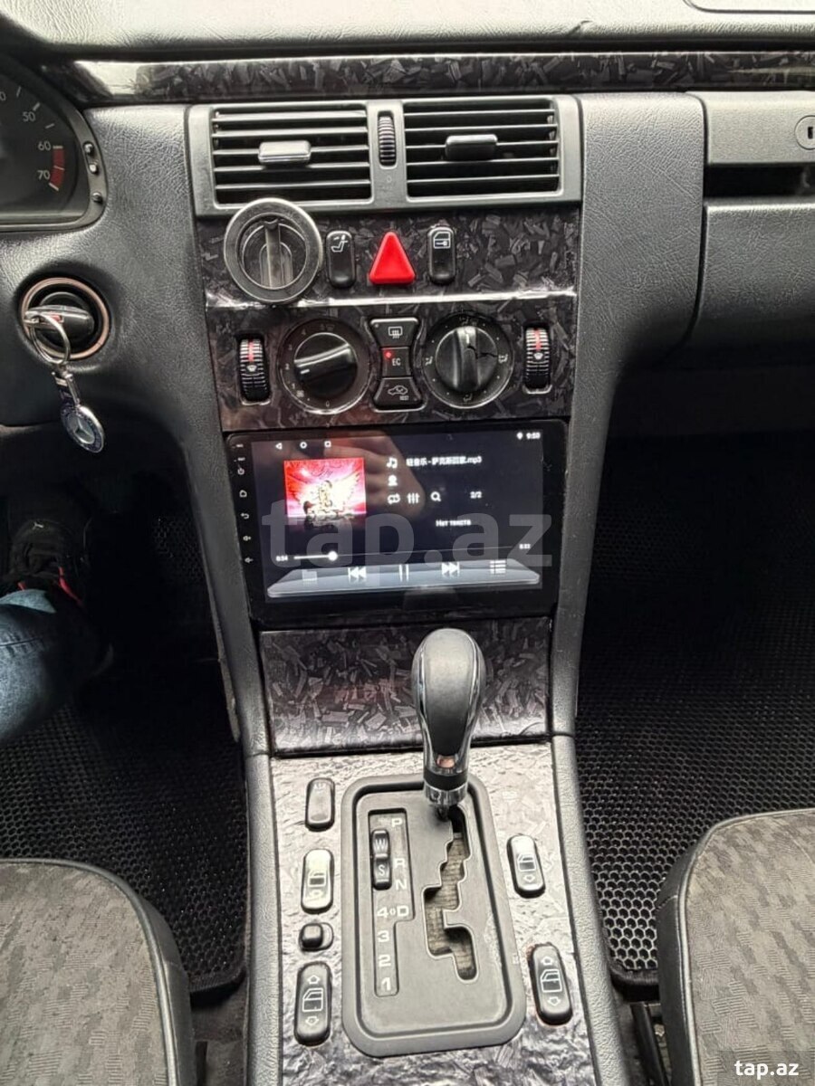 Mercedes E 280, 1997 il (30)
