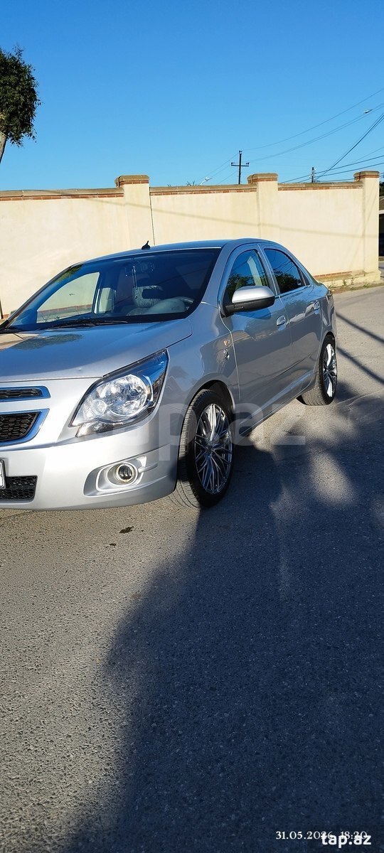 Chevrolet Cobalt, 2022 il (3)