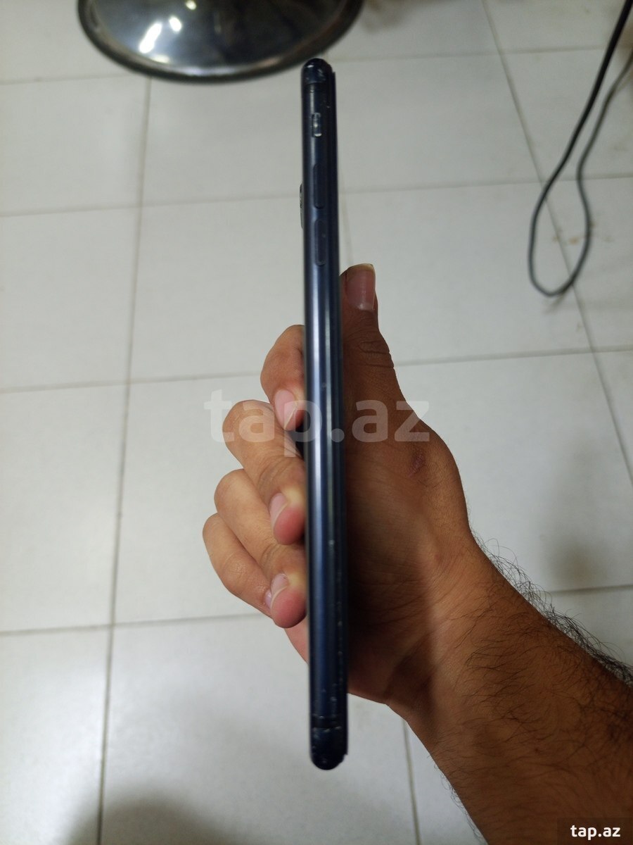 Apple iPhone 7 Plus Black 128GB (4)