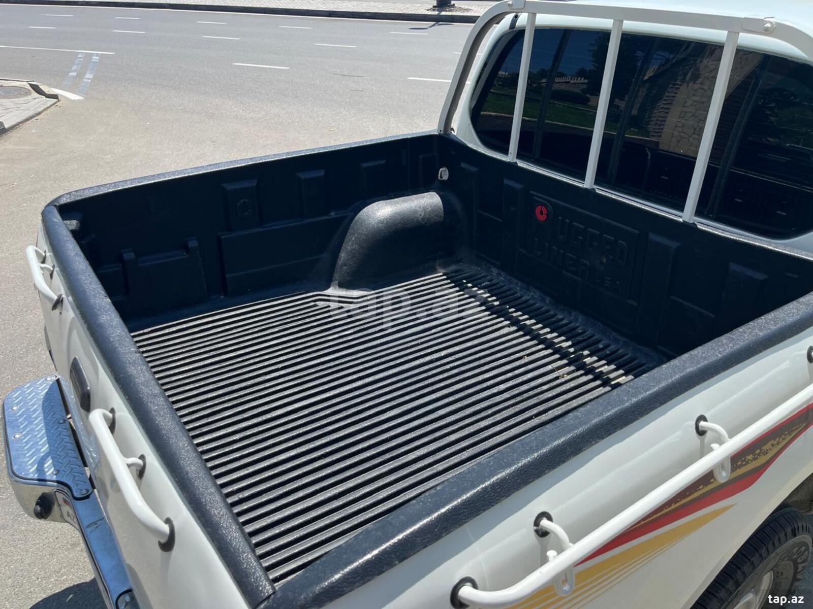 Mitsubishi L 200, 2012 il (6)