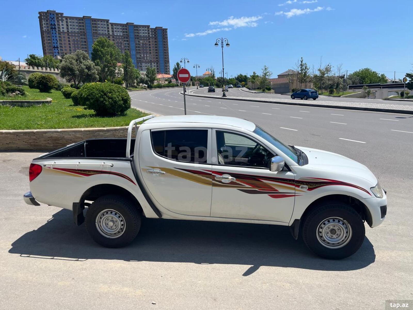 Mitsubishi L 200, 2012 il (5)