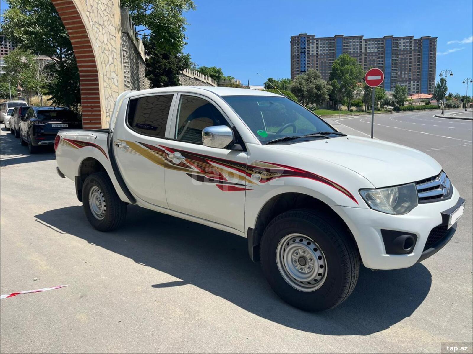 Mitsubishi L 200, 2012 il (3)