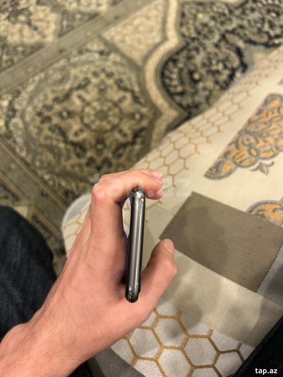 Apple iPhone 8 Silver 64GB (5)