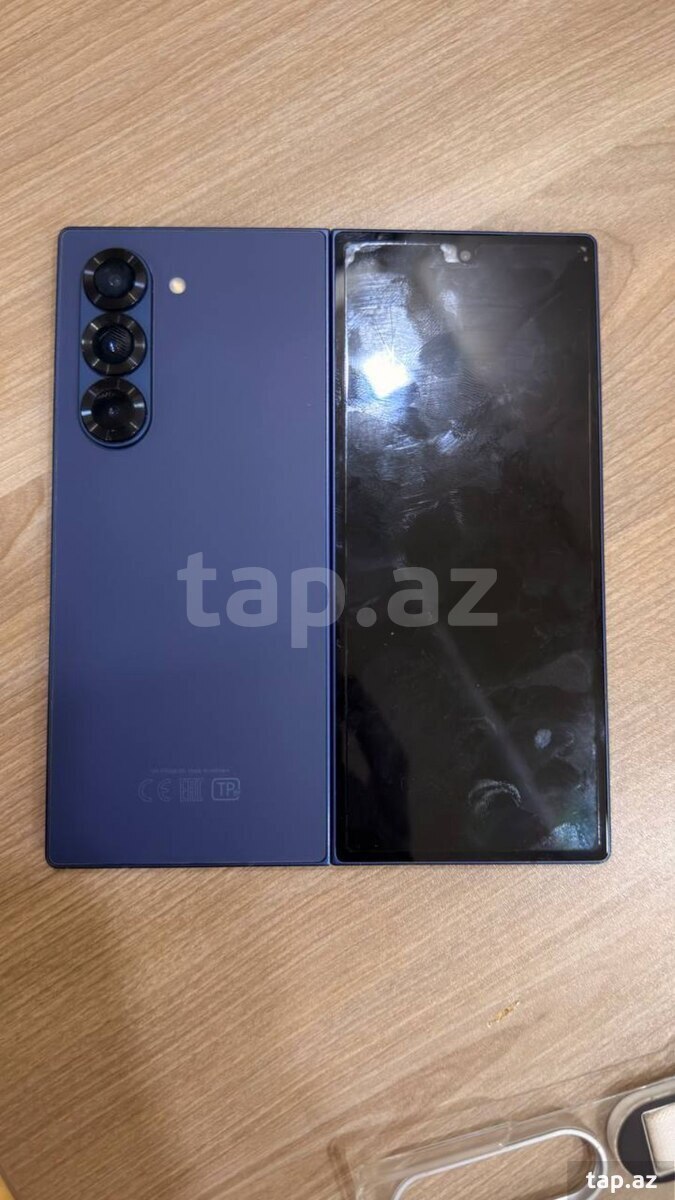 Samsung Galaxy Z Fold 6 Navy 256GB/12GB (3)