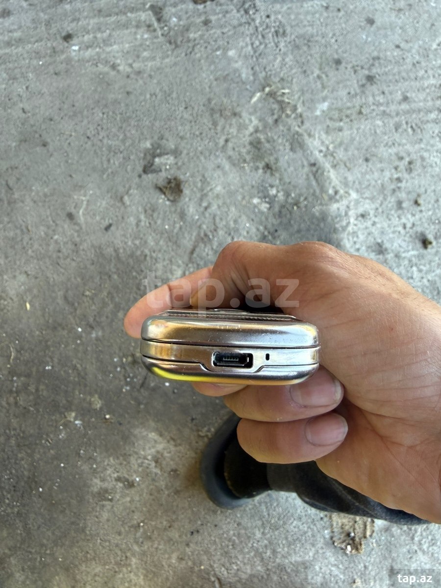 Nokia 8800 Carbon Arte (2)