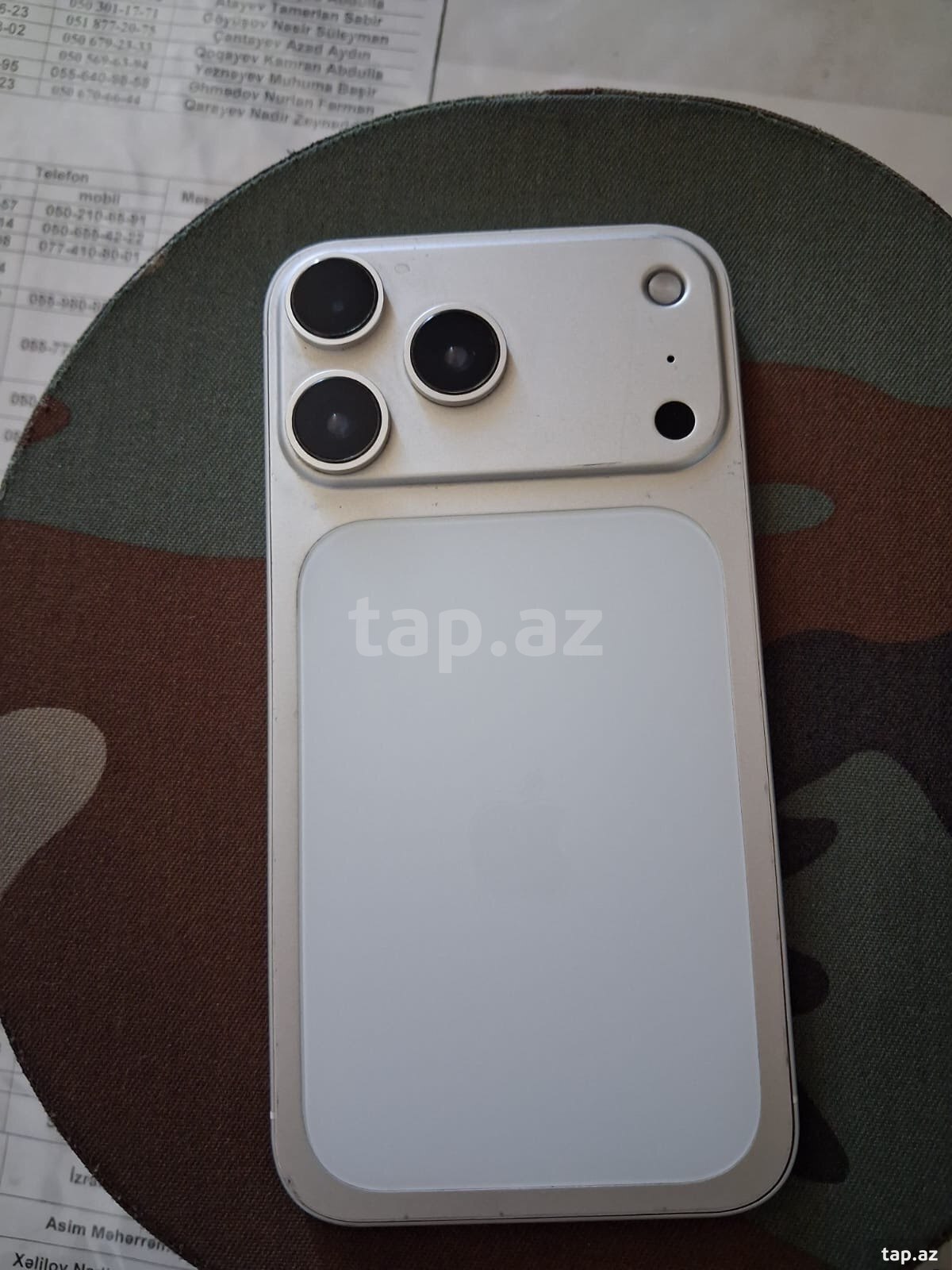 Apple iPhone XR White 64GB/3GB (2)