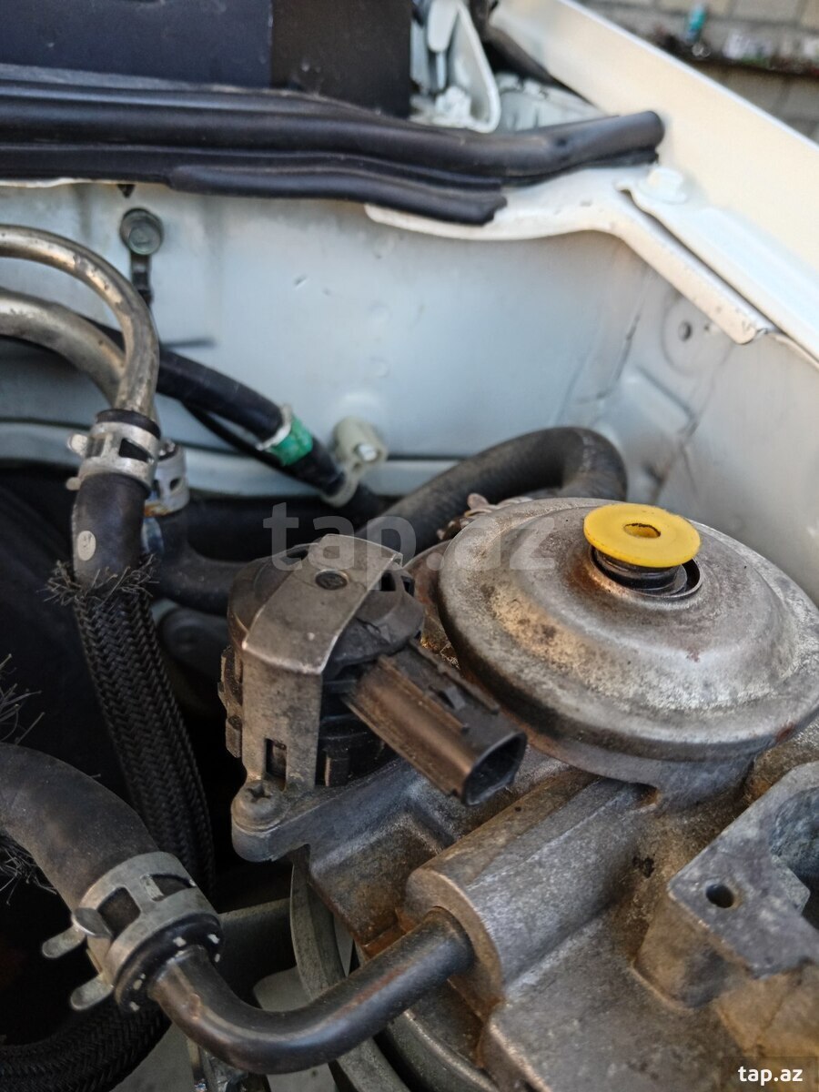 Mitsubishi L 200, 2011 il (9)