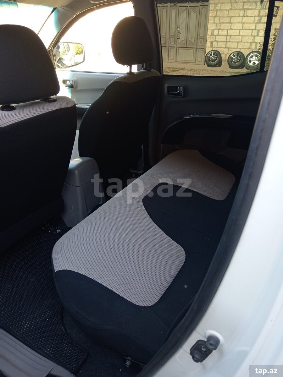 Mitsubishi L 200, 2011 il (7)