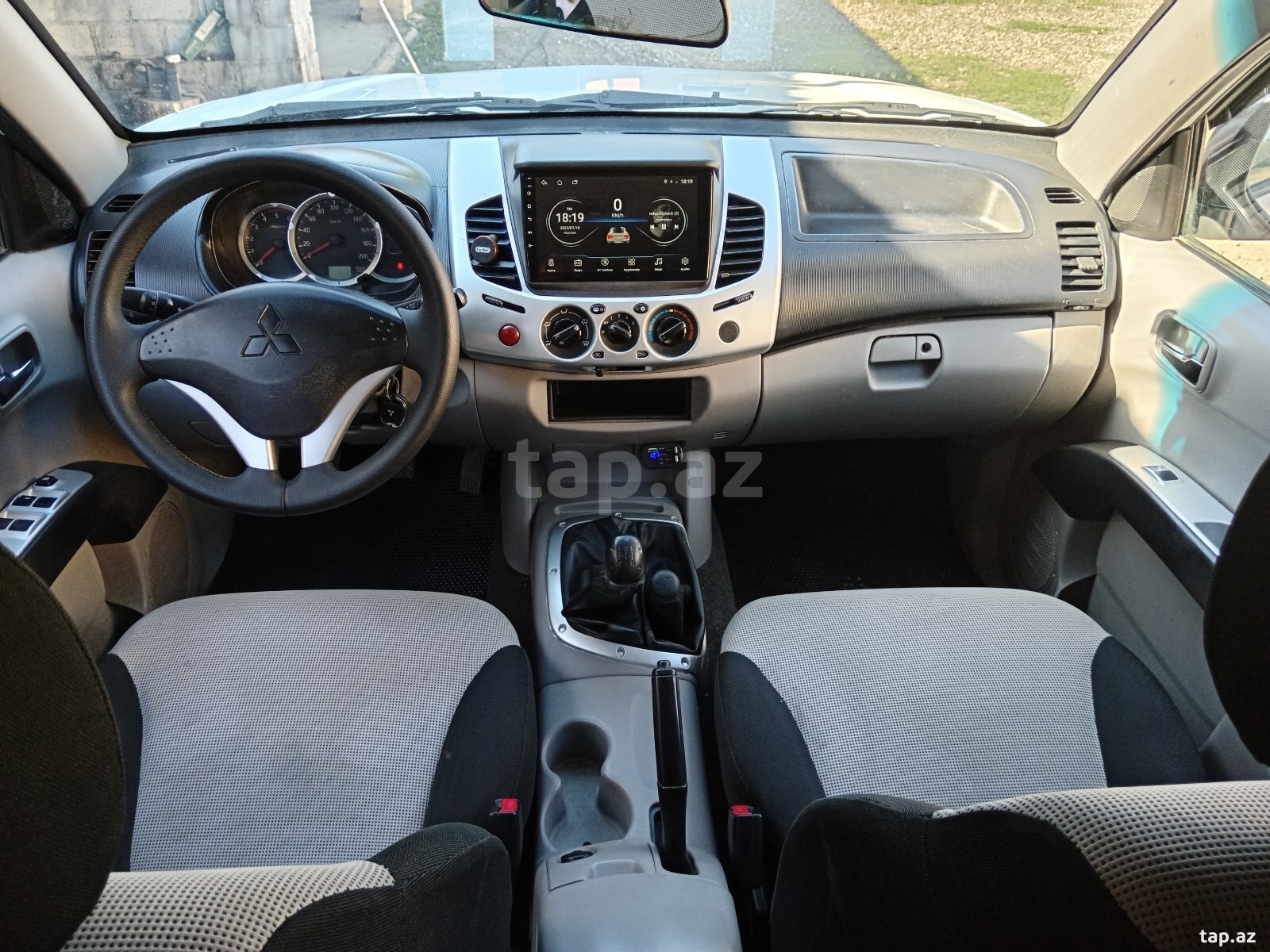 Mitsubishi L 200, 2011 il (5)