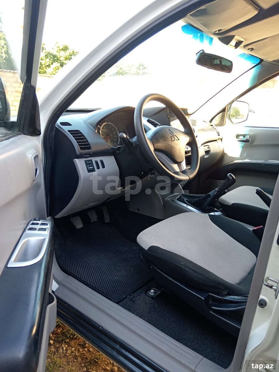 Mitsubishi L 200, 2011 il (6)