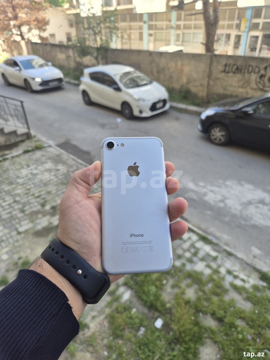 Apple iPhone 7 Silver 32GB