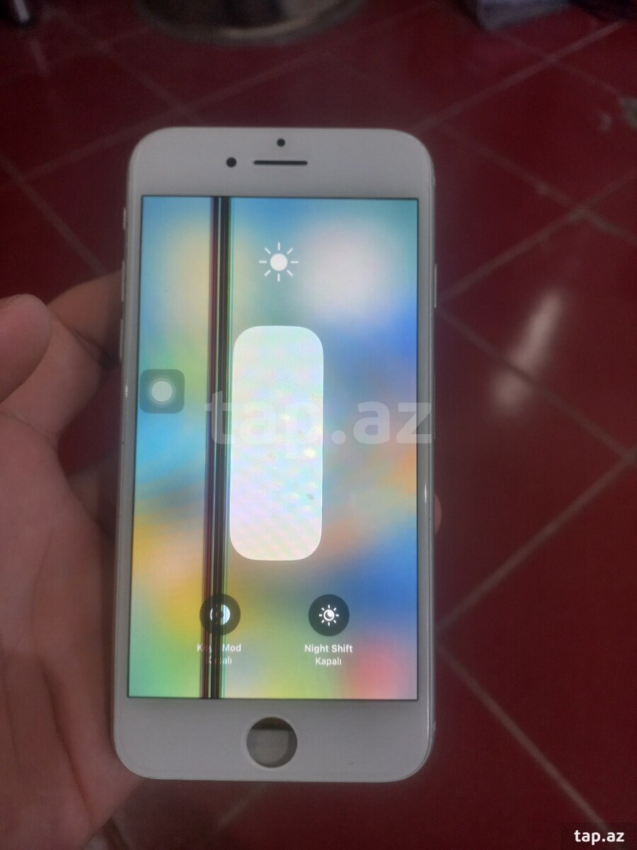 Apple iPhone 8 Silver 64GB (5)