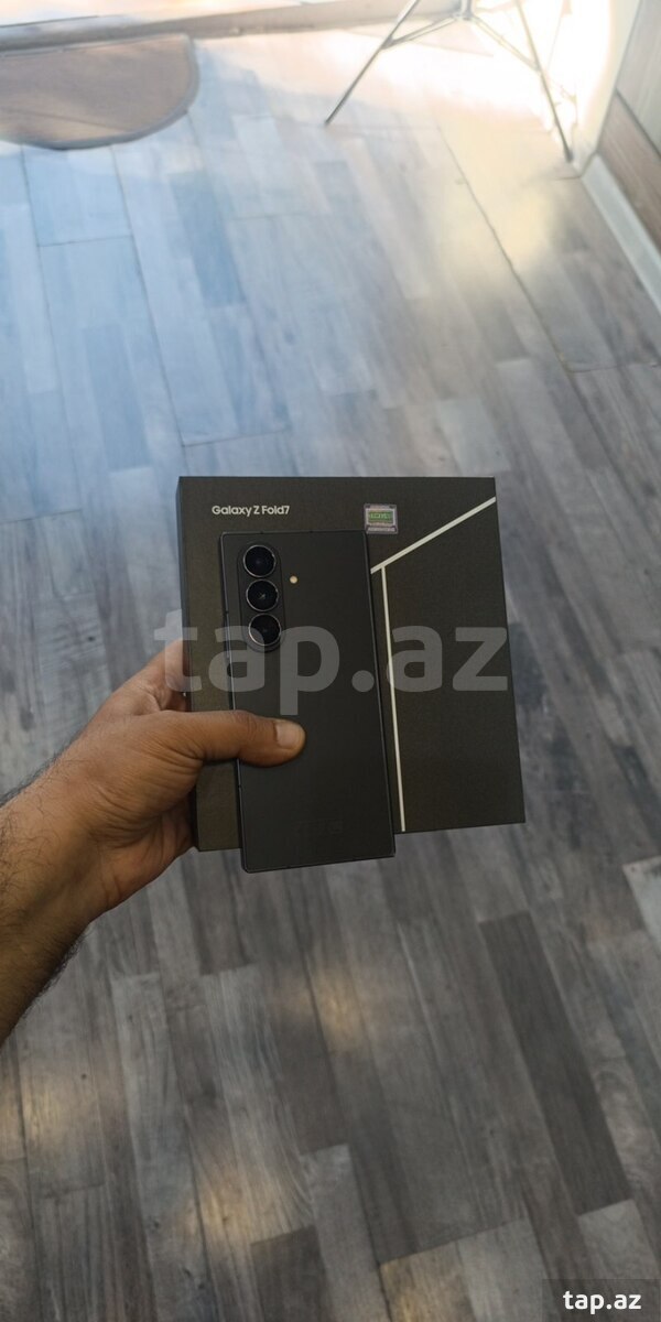 Samsung Galaxy Z Fold 7 Jet Black 256GB/12GB (2)