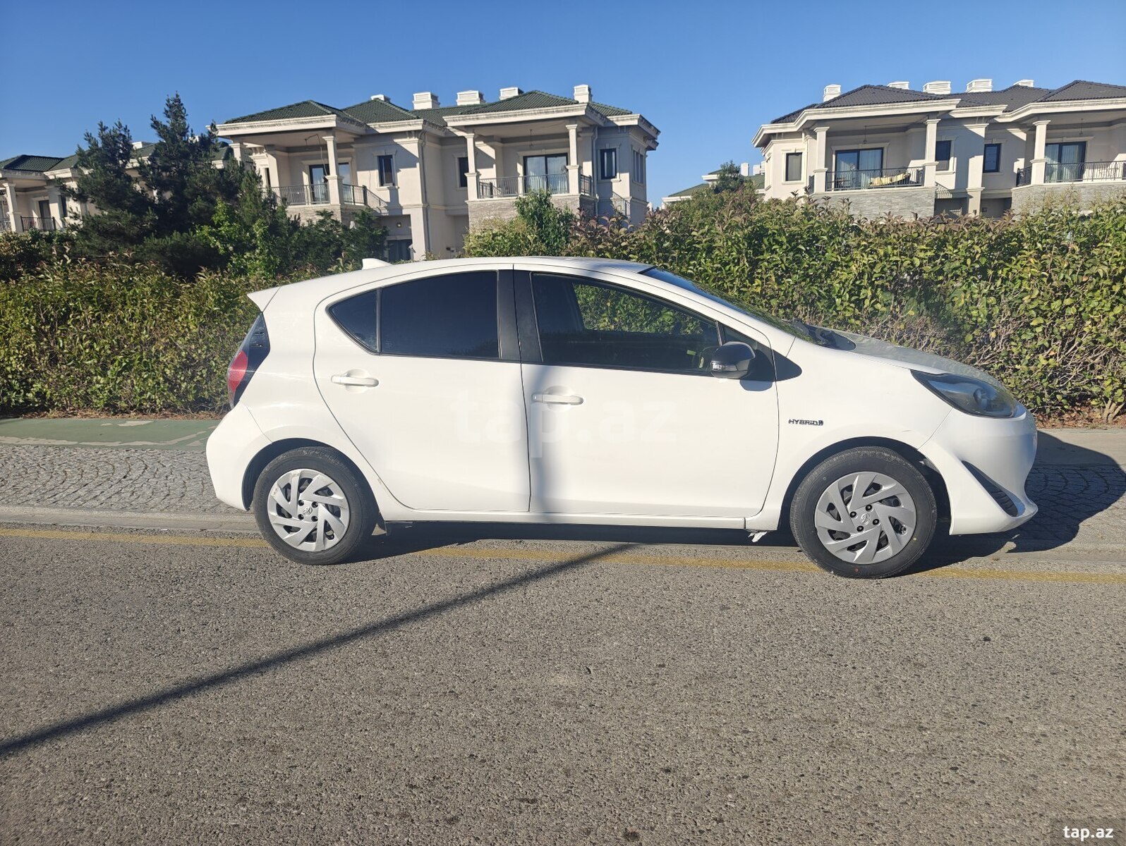 Toyota Aqua, 2017 il (4)