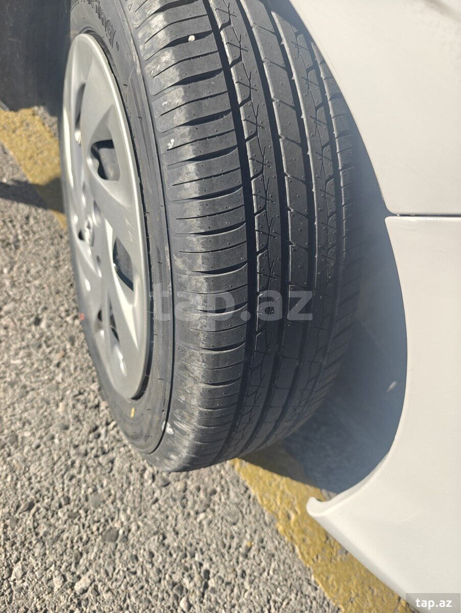 Toyota Aqua, 2017 il (11)