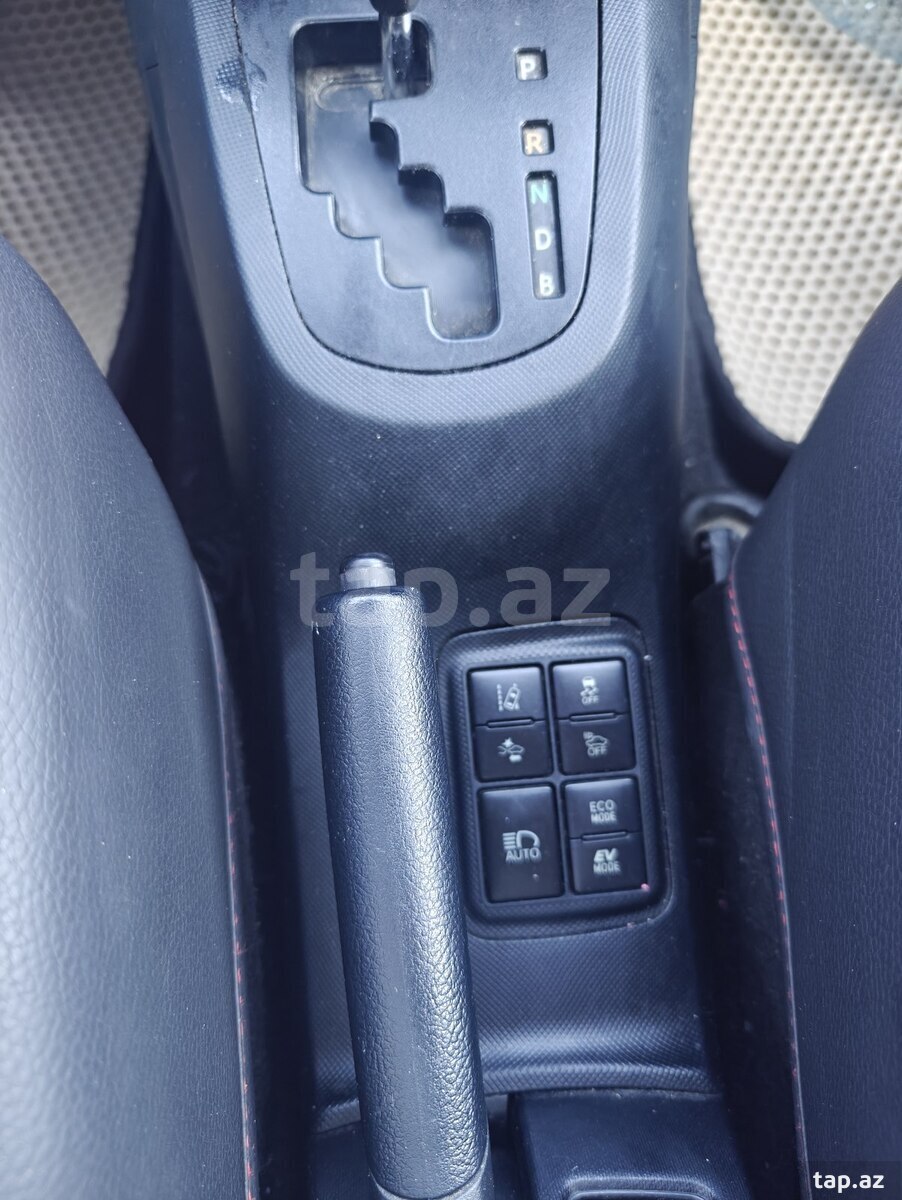 Toyota Aqua, 2017 il (12)