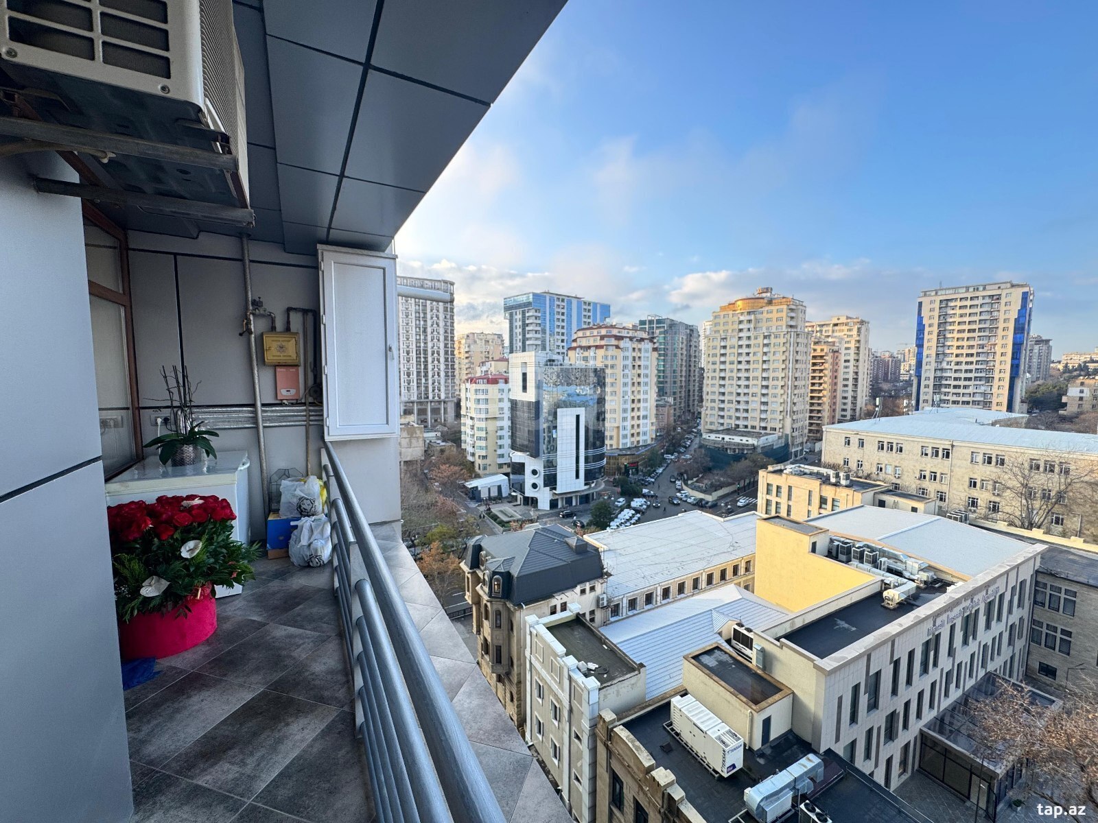 3-otaqlı yeni tikili, 28 May m., 134 m²