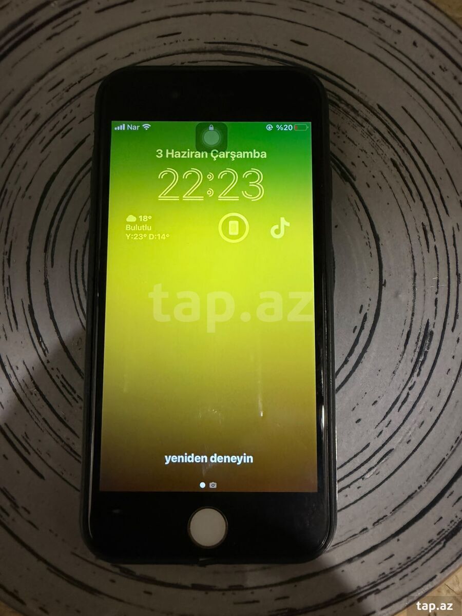 Apple iPhone 8 Gold 64GB (3)