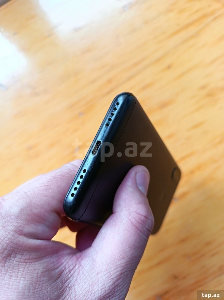 Xiaomi Mi A2 Lite Black 32GB/3GB (4)