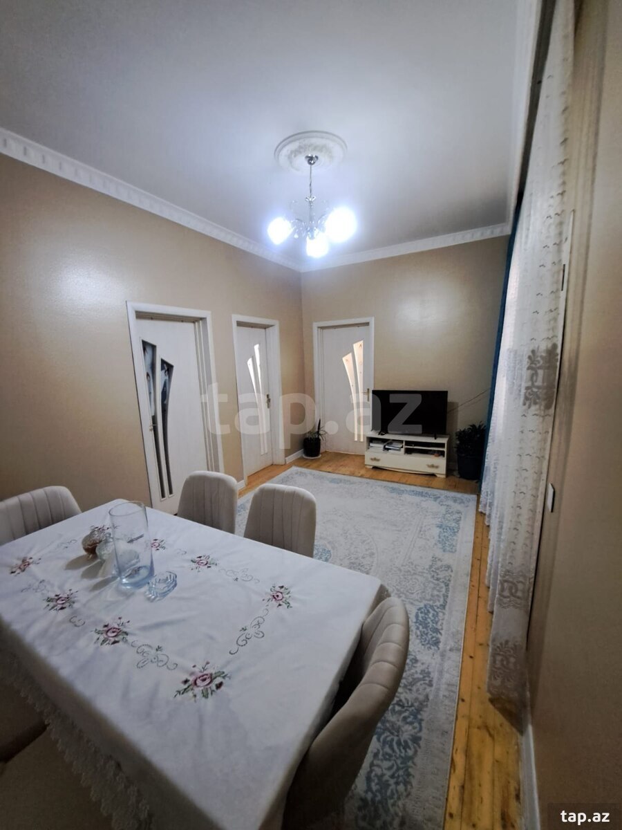 Həyət evi, Mübariz İbrahimov küç. (2)