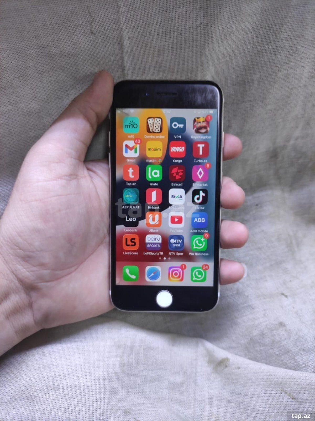 Apple iPhone 7 Silver 128GB (2)
