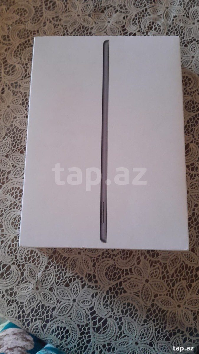 Apple iPad Silver 64GB (3)