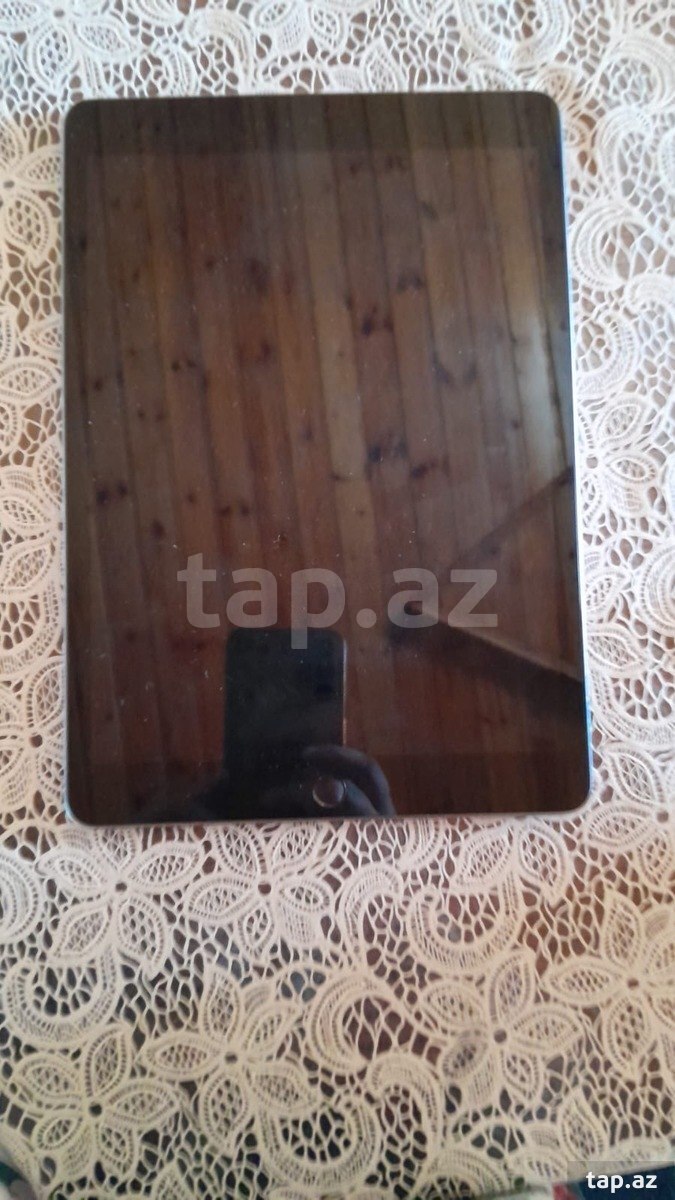 Apple iPad Silver 64GB (2)