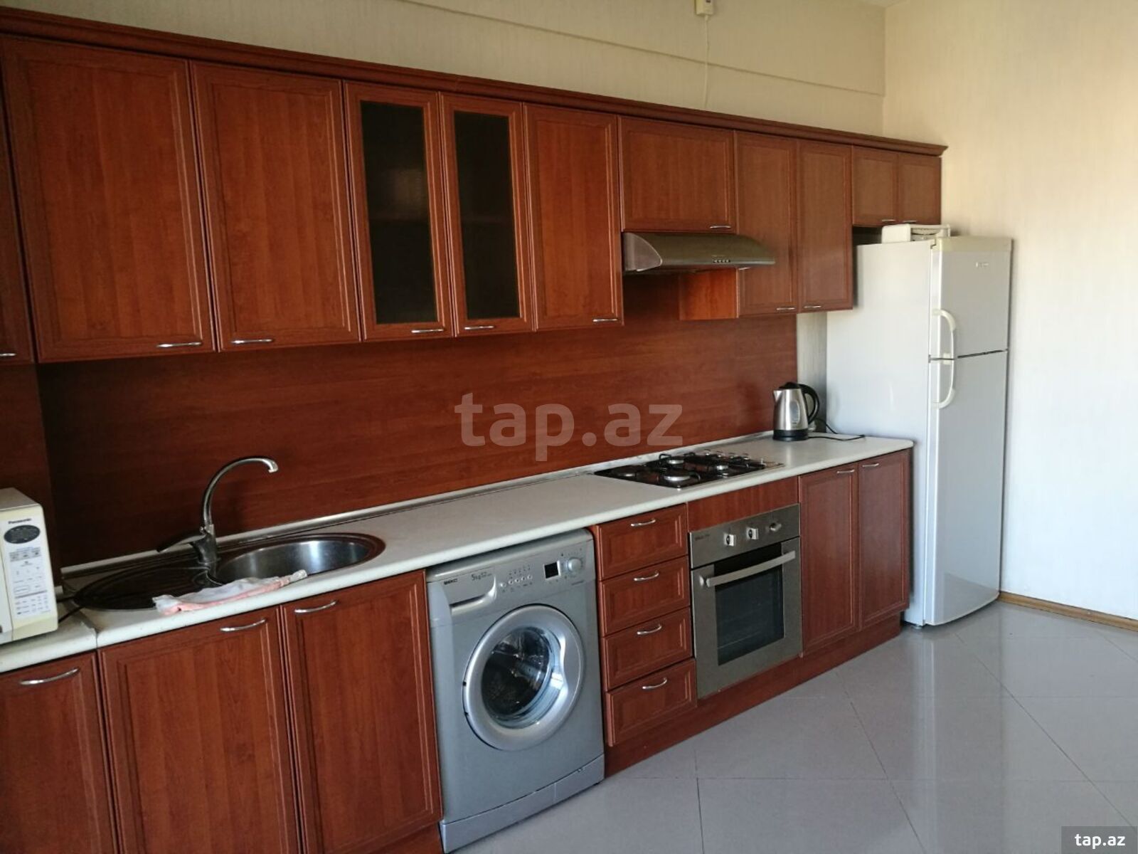 3-otaqlı yeni tikili kirayə verilir, 28 May m., 155 m² (2)