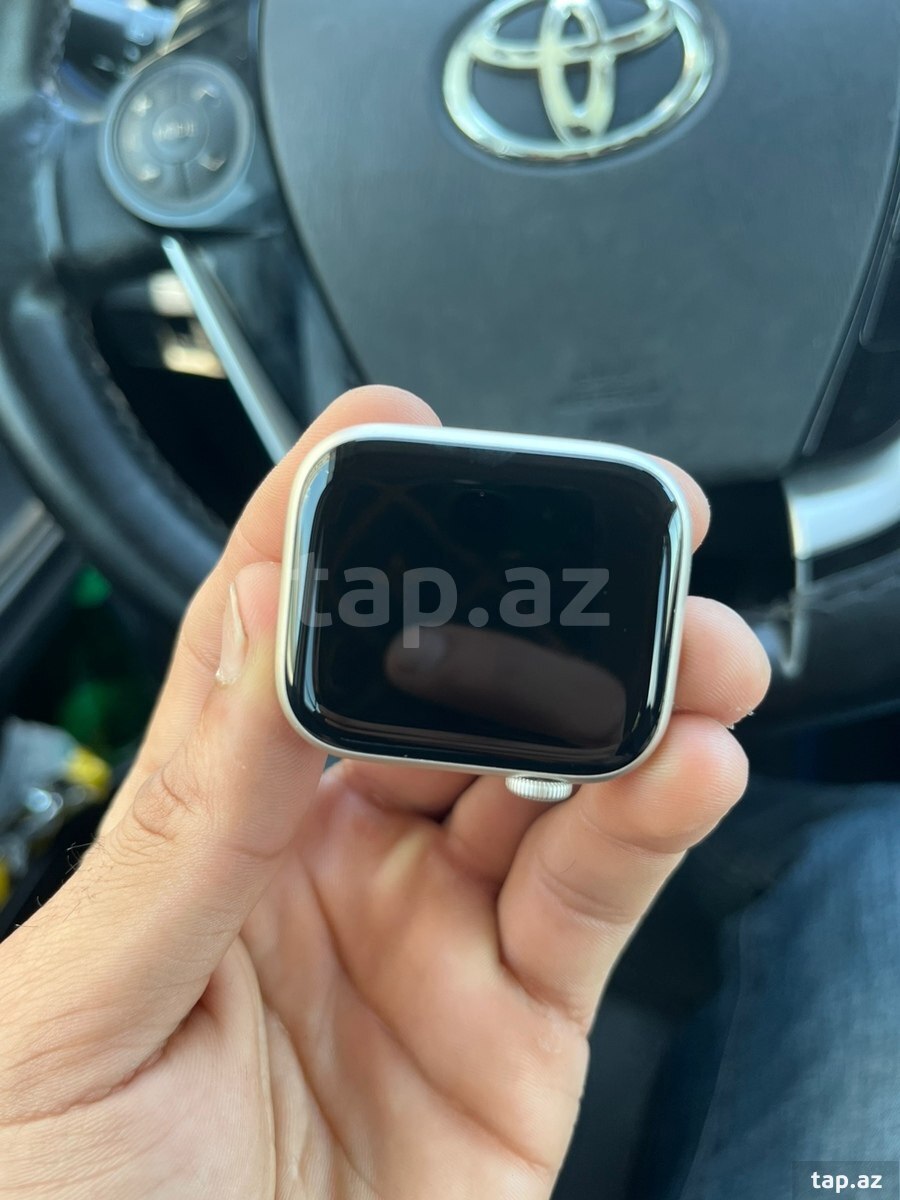 Apple Watch Series 9 Aluminum Cellular Silver 45mm (3)