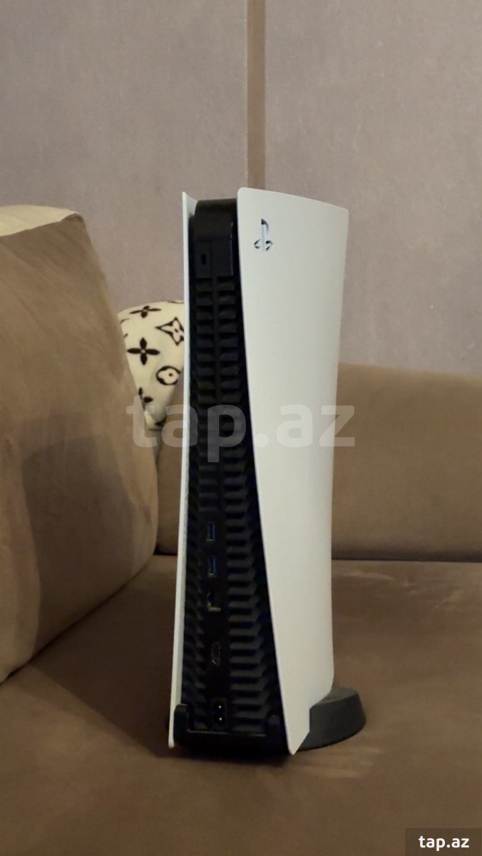 Sony PlayStation 5 (3)