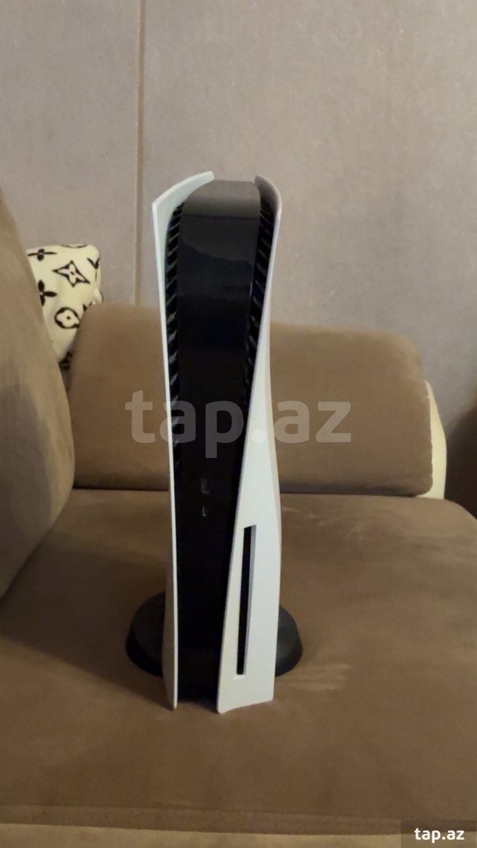 Sony PlayStation 5 (2)