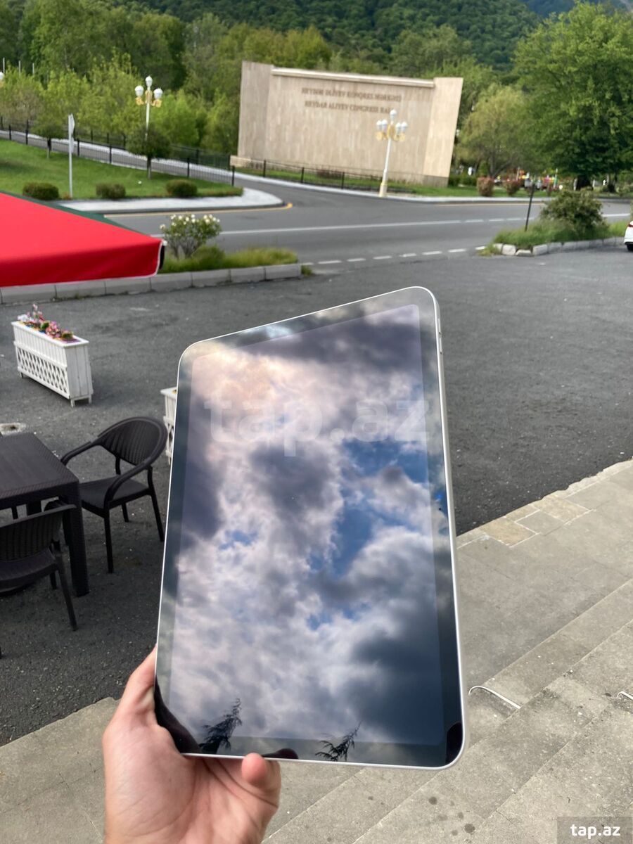 Apple iPad A16 2025