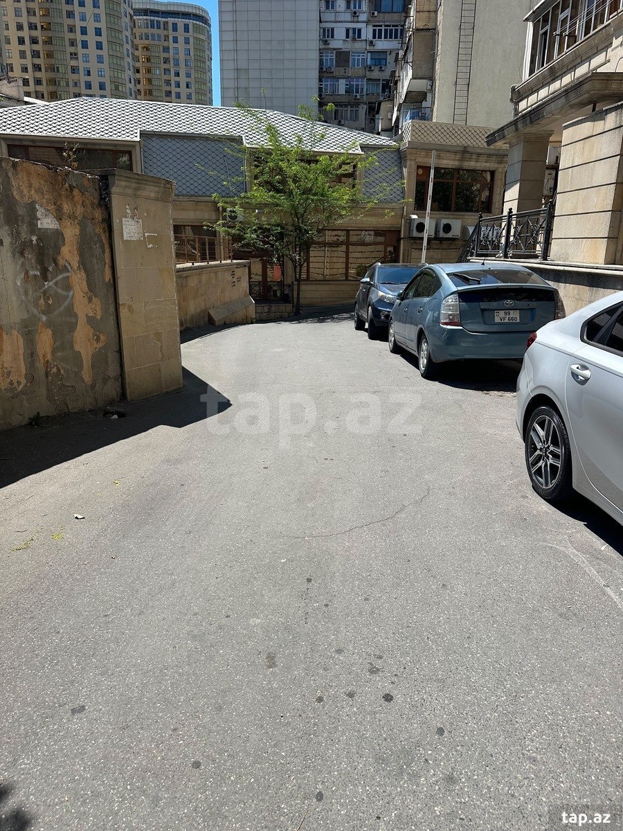 4-otaqlı mənzil kirayə verilir, Nizami r., 130 m²