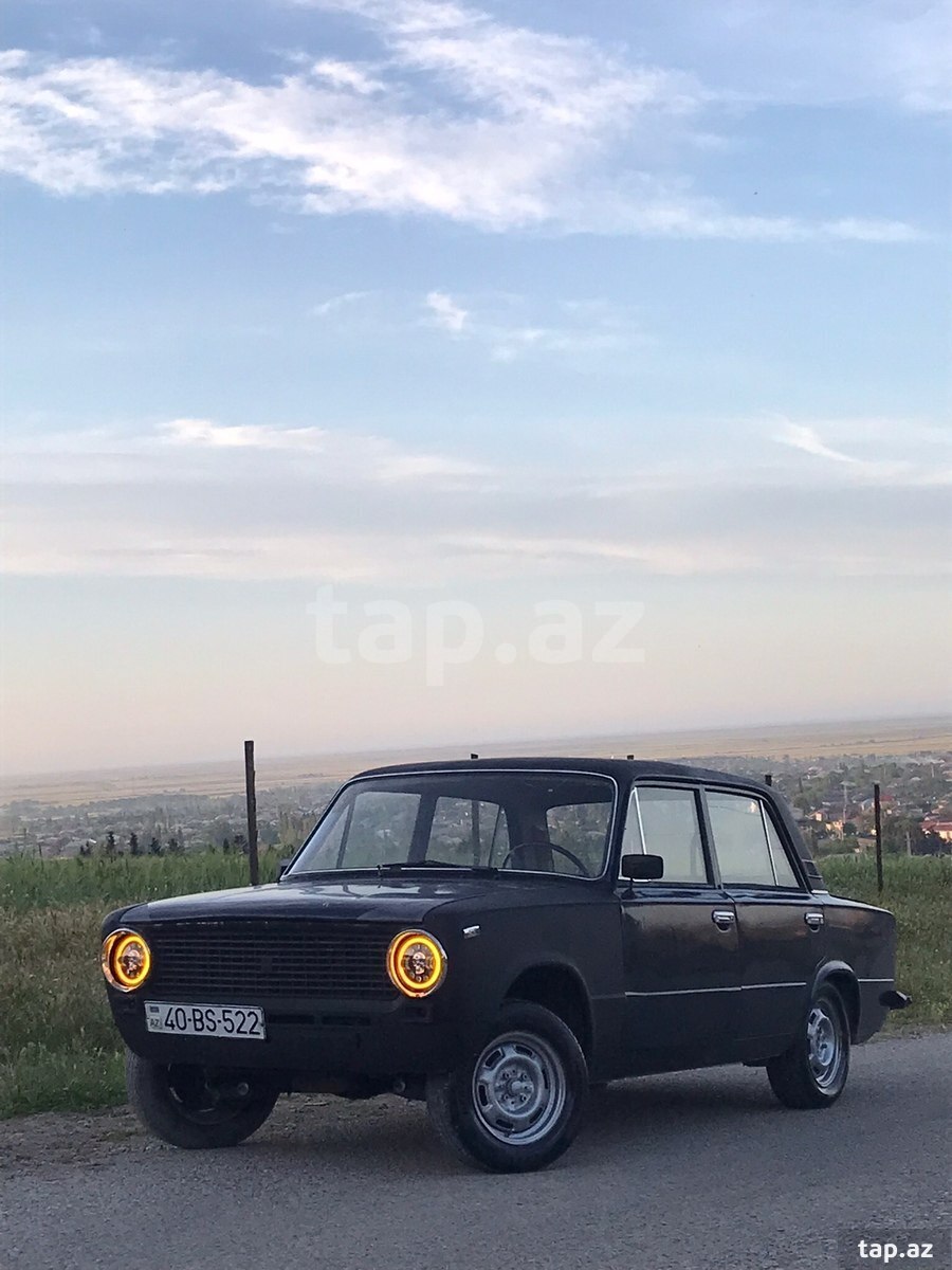 LADA (VAZ) 21011, 1980 il